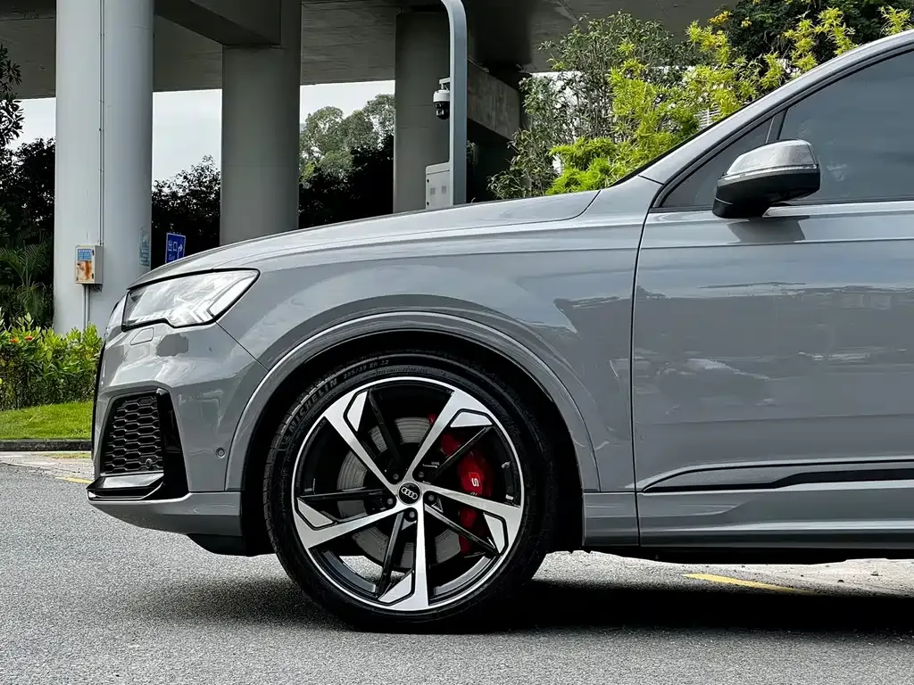 Audi SQ7 — фото 8