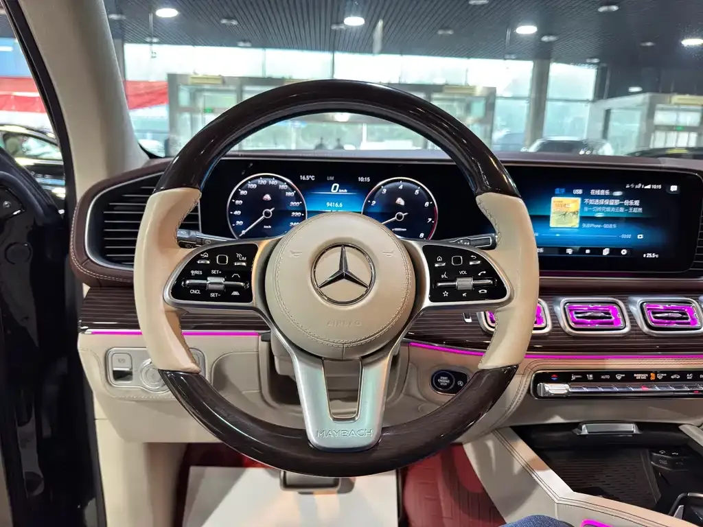 Mercedes-Benz GLS — фото 6