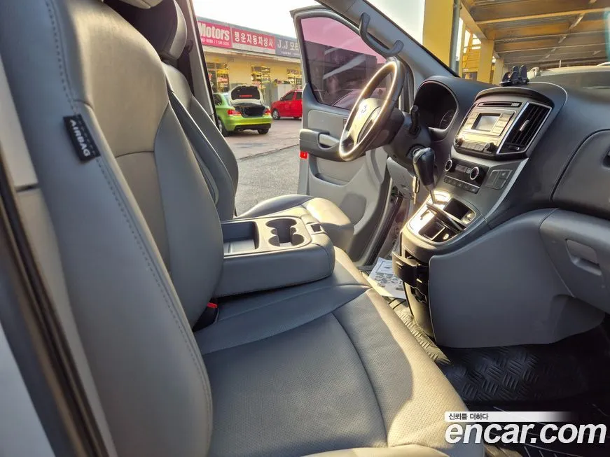 Hyundai Starex — фото 10