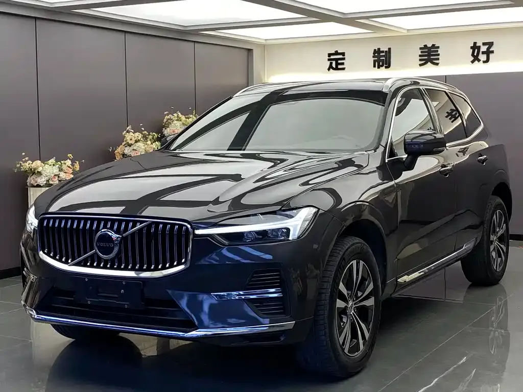 Volvo XC60 — фото 1