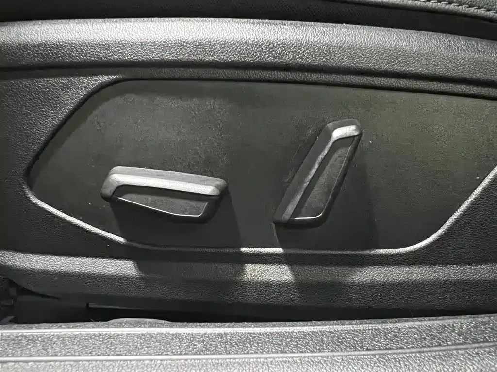 Hyundai Elantra — фото 9
