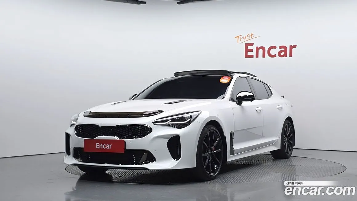 Kia Stinger — фото 1