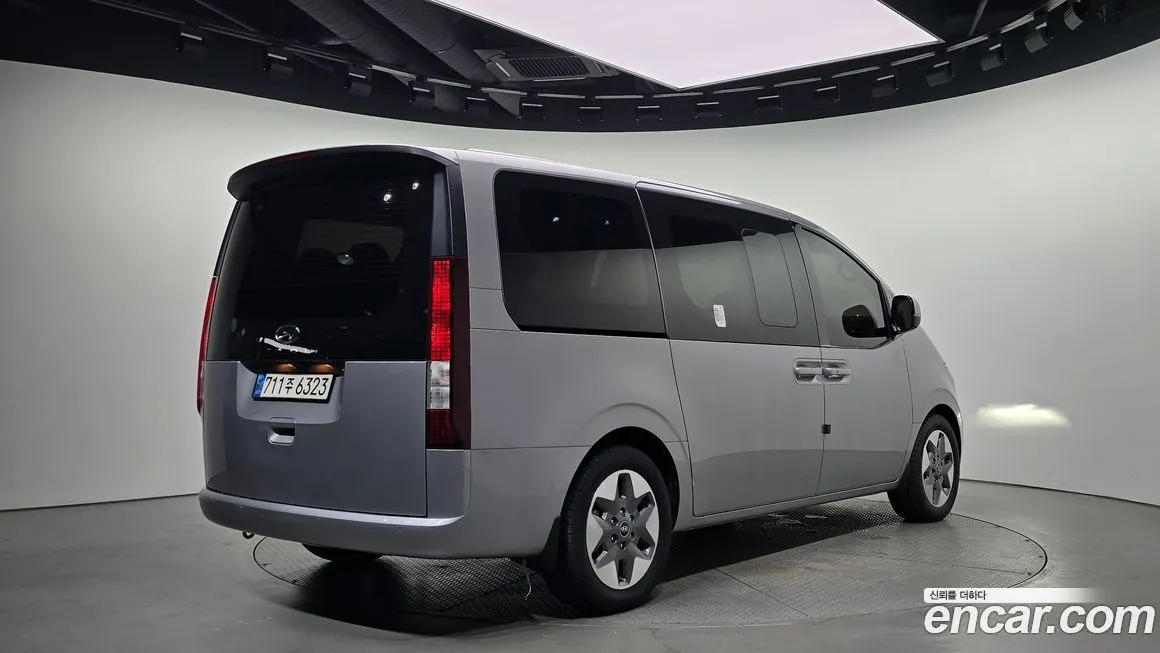 Hyundai Staria — фото 2