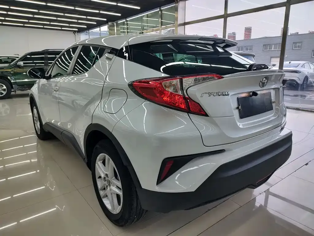Toyota C-HR — фото 5