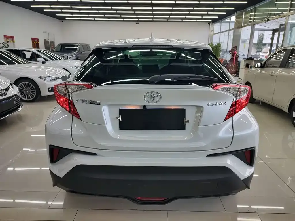 Toyota C-HR — фото 6