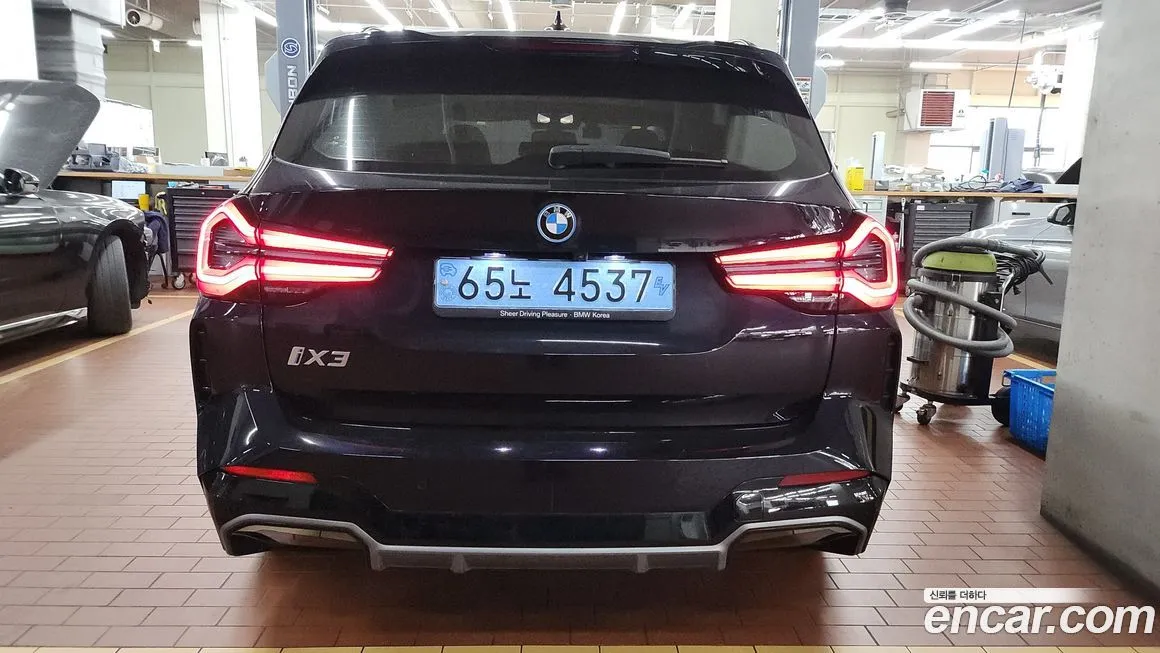 BMW iX3 — фото 4