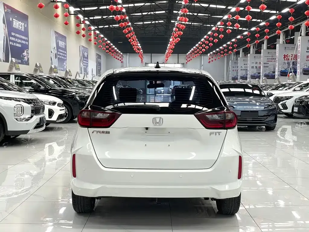 Honda Fit — фото 5