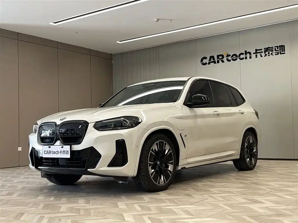 BMW iX3 — фото 1
