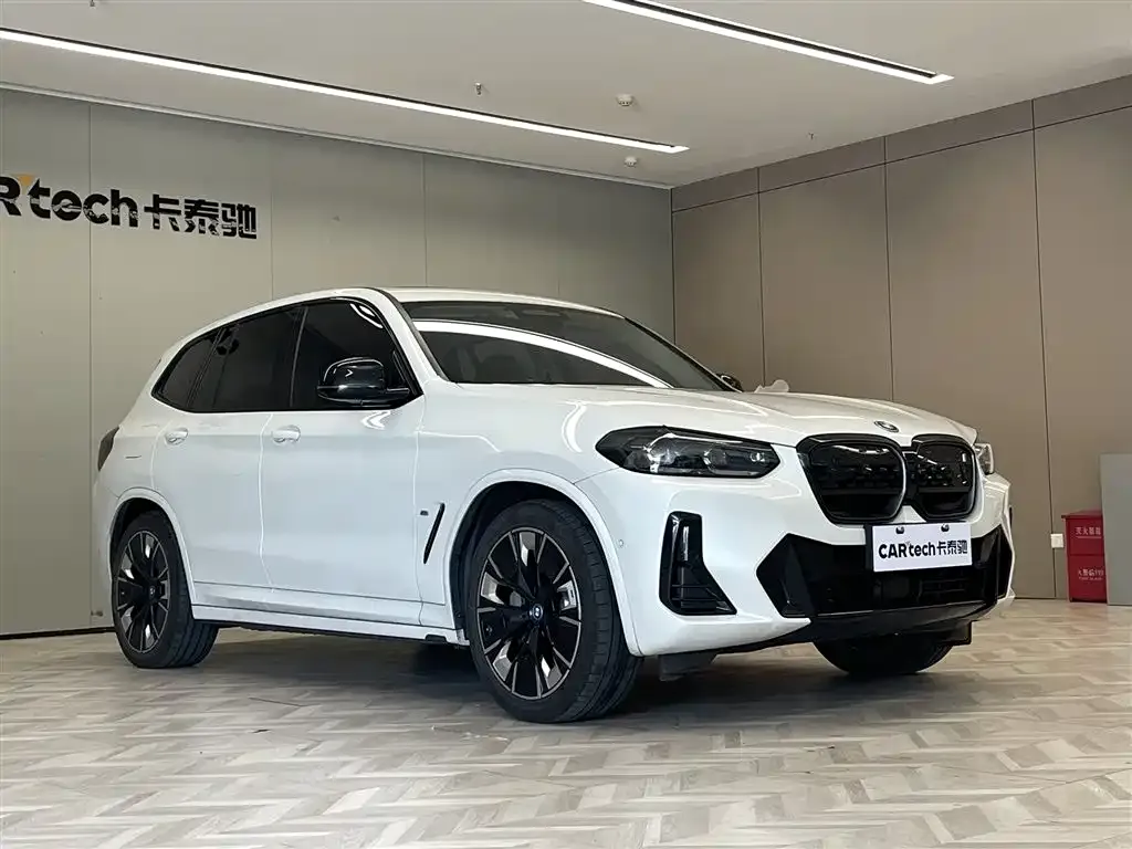 BMW iX3 — фото 2