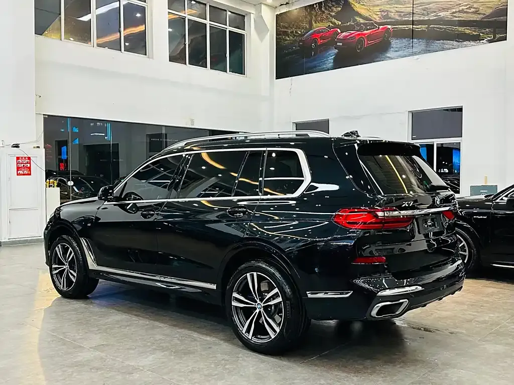 BMW X7 — фото 4