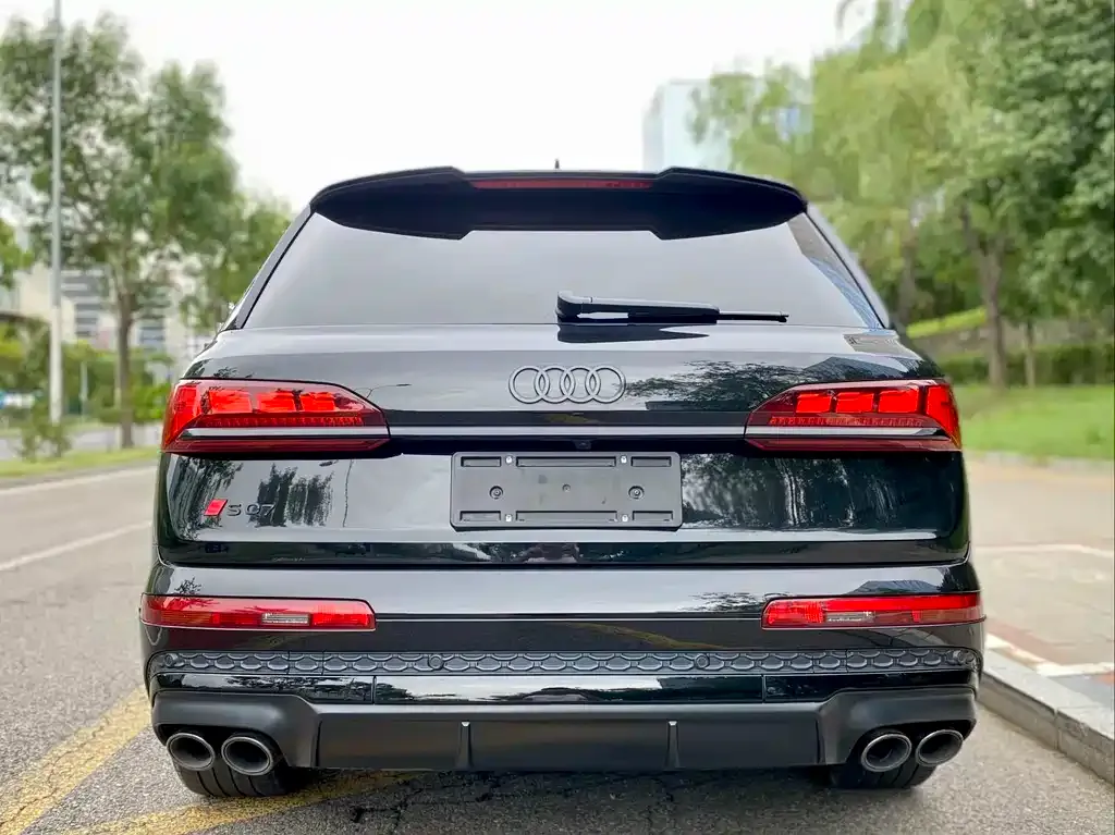 Audi SQ7 — фото 4