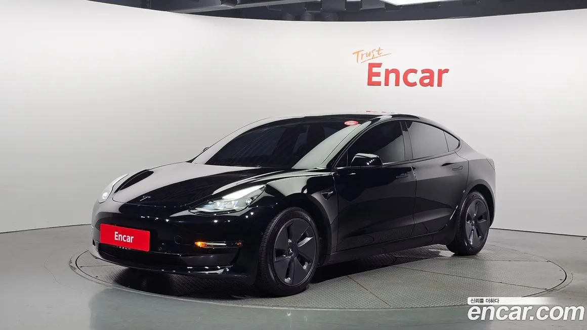 Tesla Model 3 — фото 1