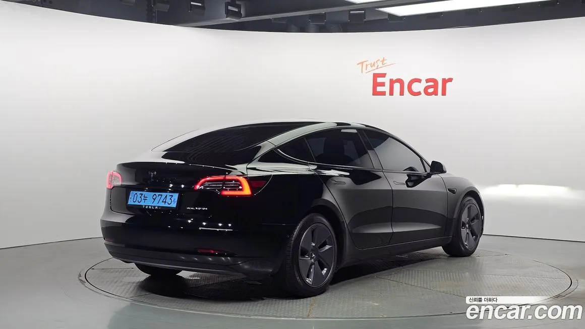 Tesla Model 3 — фото 2