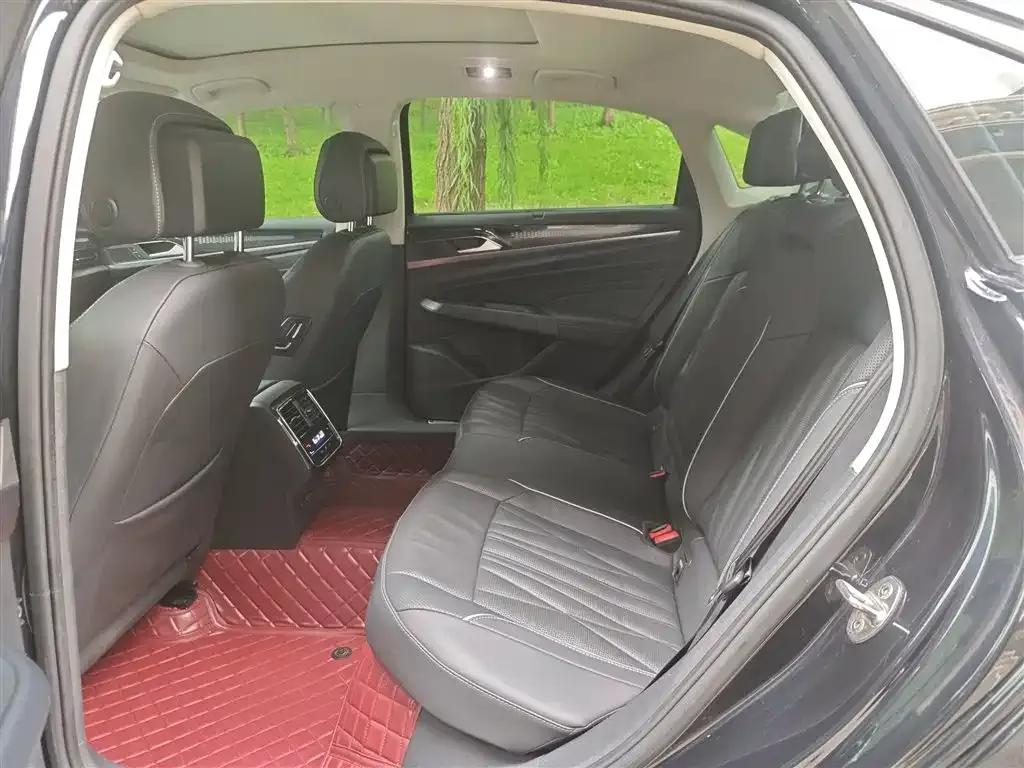 Volkswagen Passat — фото 5