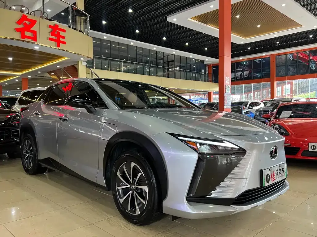 Lexus RZ — фото 3