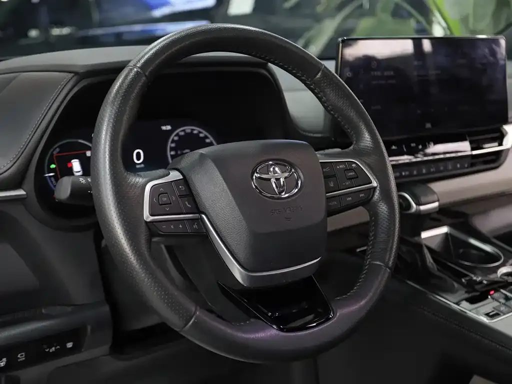 Toyota Granvia — фото 6