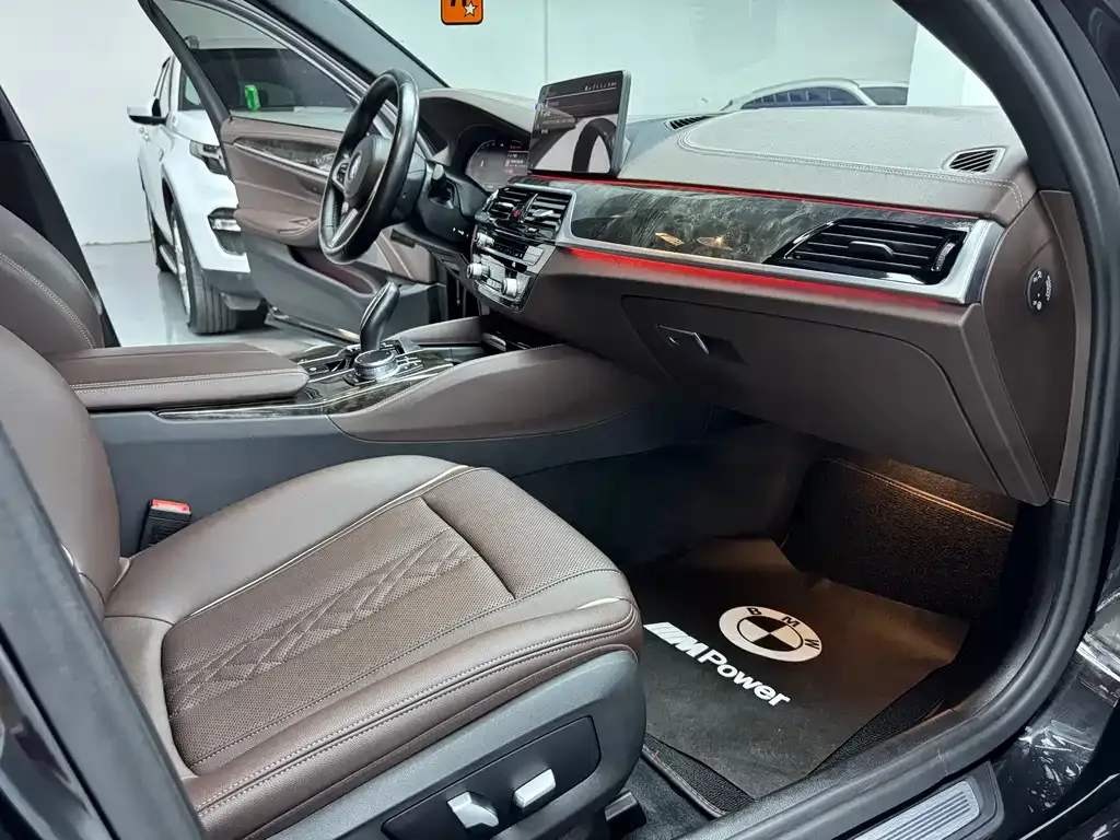 BMW 5 Series — фото 10