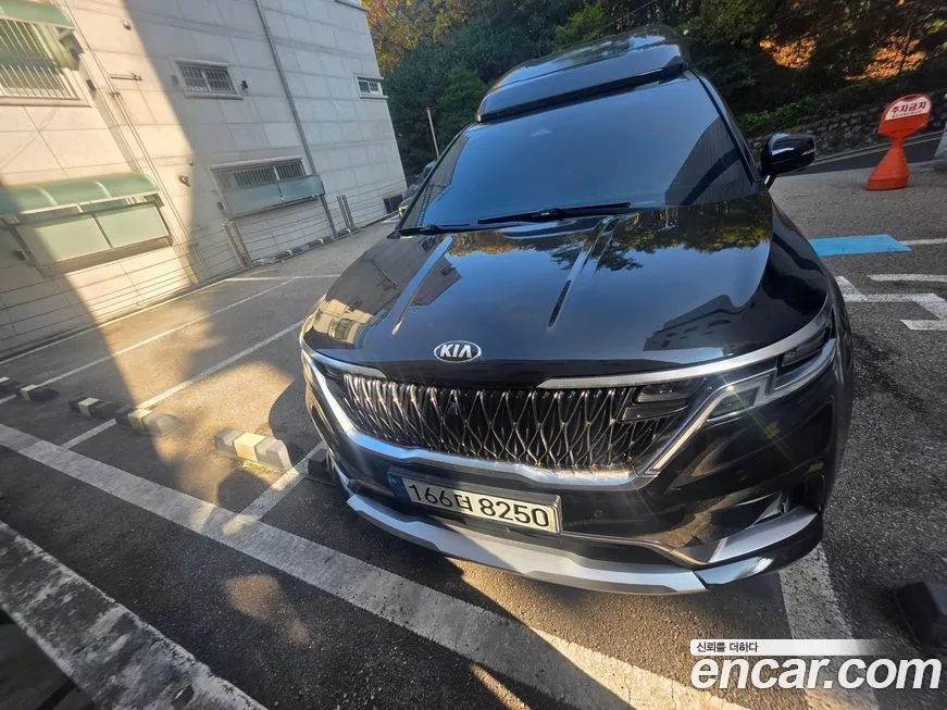 Kia Carnival — фото 1