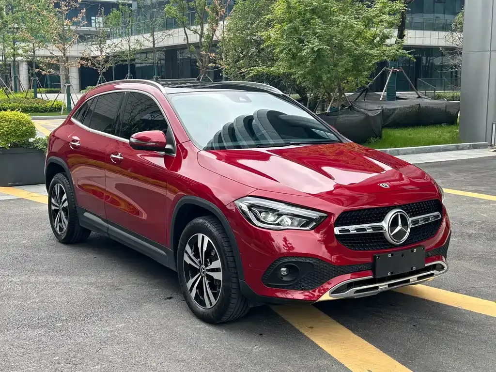 Mercedes-Benz GLA — фото 1