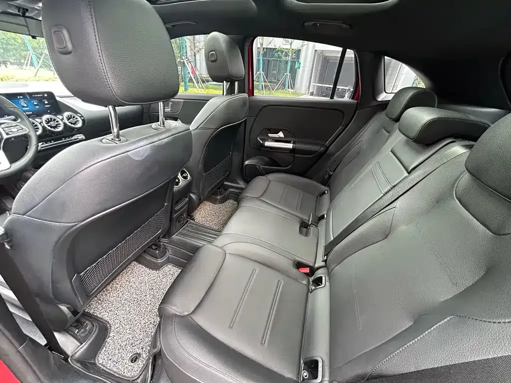 Mercedes-Benz GLA — фото 10