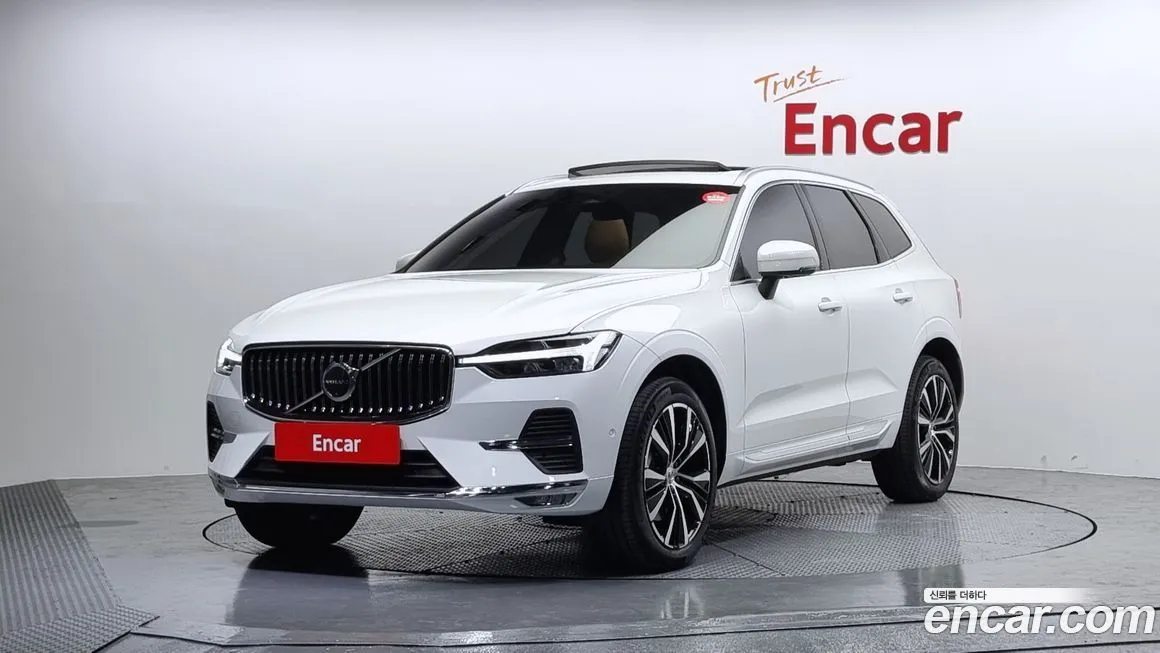 Volvo XC60 — фото 1