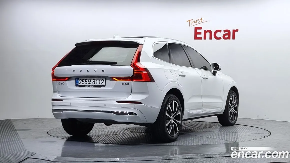 Volvo XC60 — фото 2