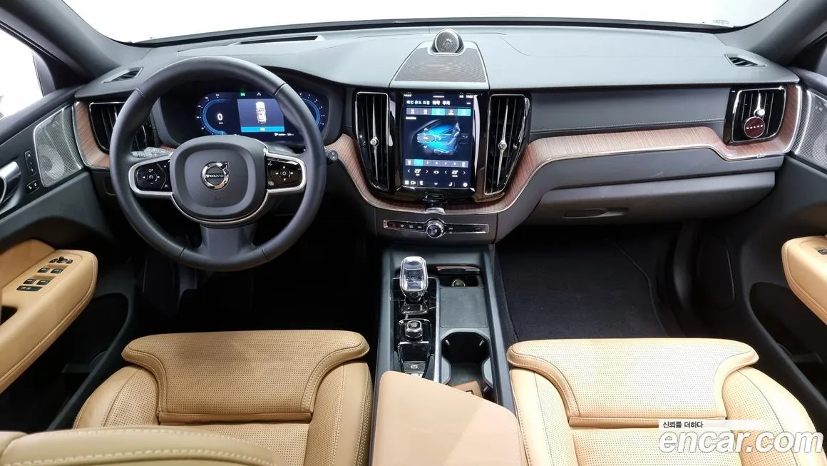 Volvo XC60 — фото 7