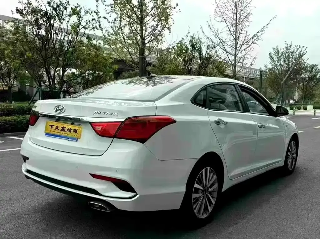Hyundai Mistra — фото 3