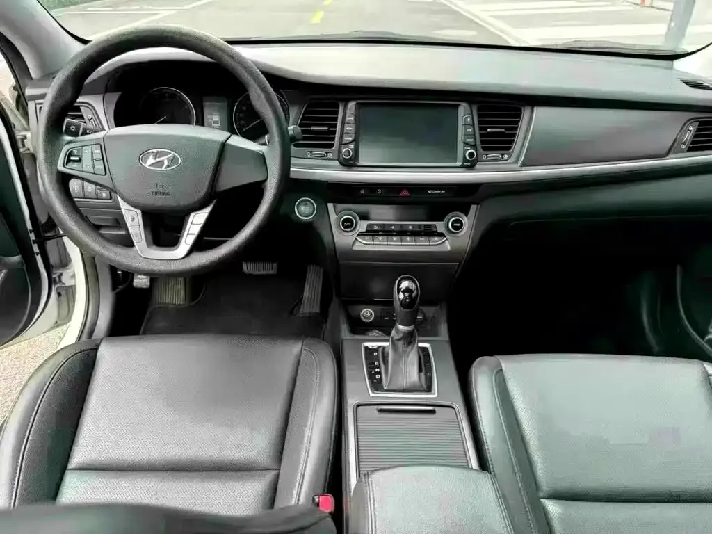 Hyundai Mistra — фото 8