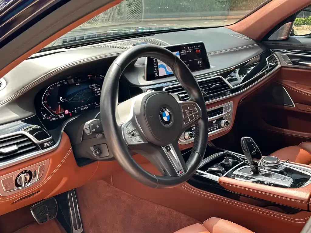 BMW 7 Series — фото 10