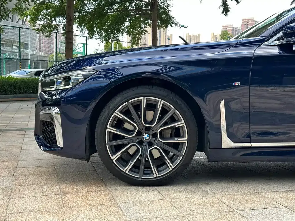BMW 7 Series — фото 5