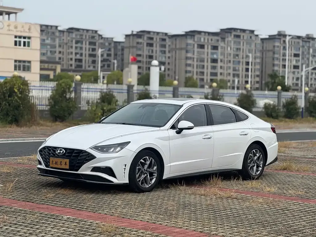Hyundai Sonata — фото 1