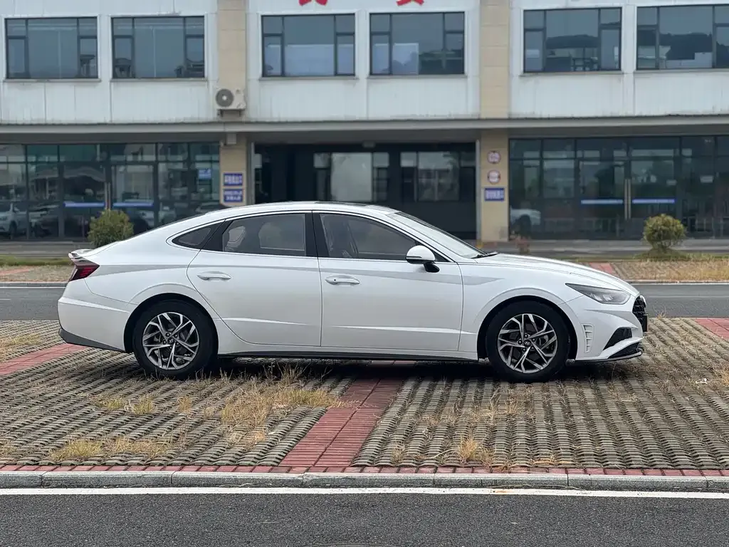 Hyundai Sonata — фото 4