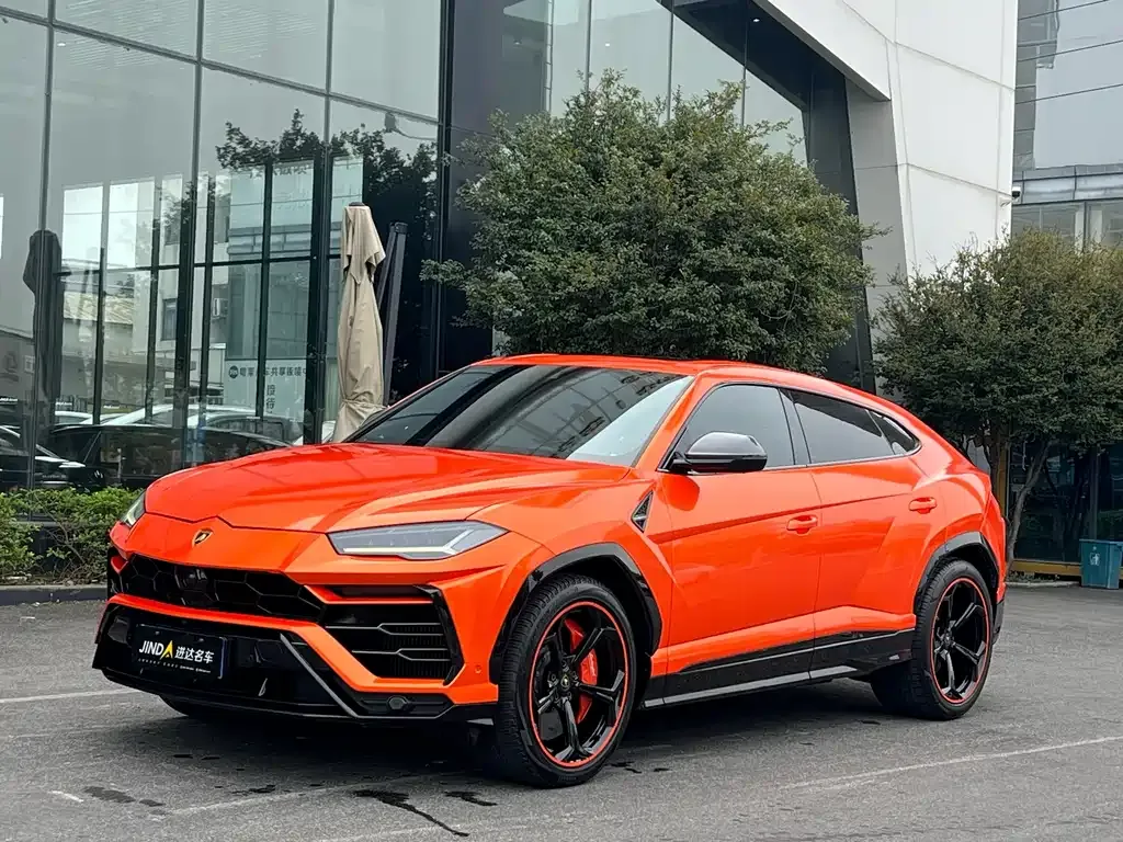 Lamborghini Urus — фото 1