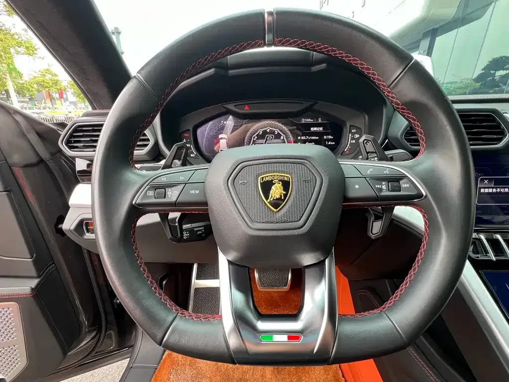 Lamborghini Urus — фото 7