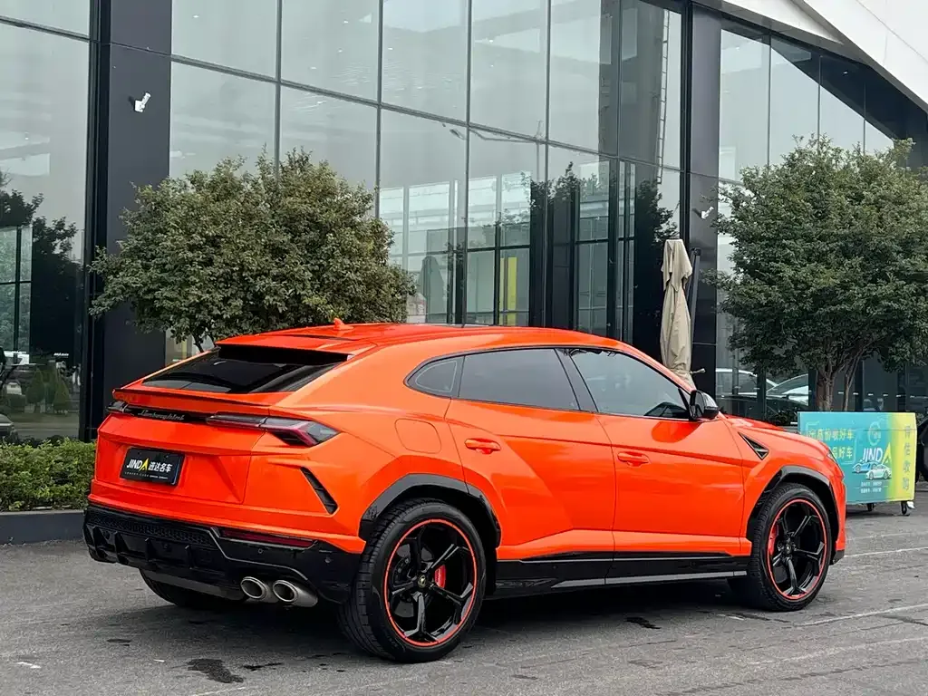 Lamborghini Urus — фото 9