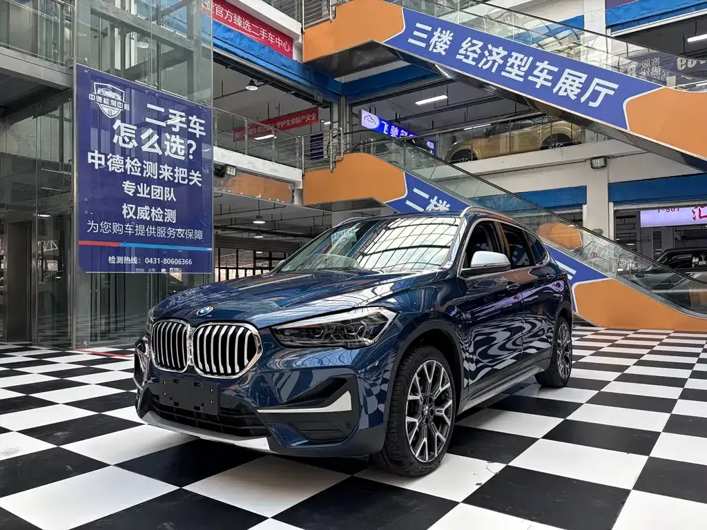 BMW X1 — фото 1
