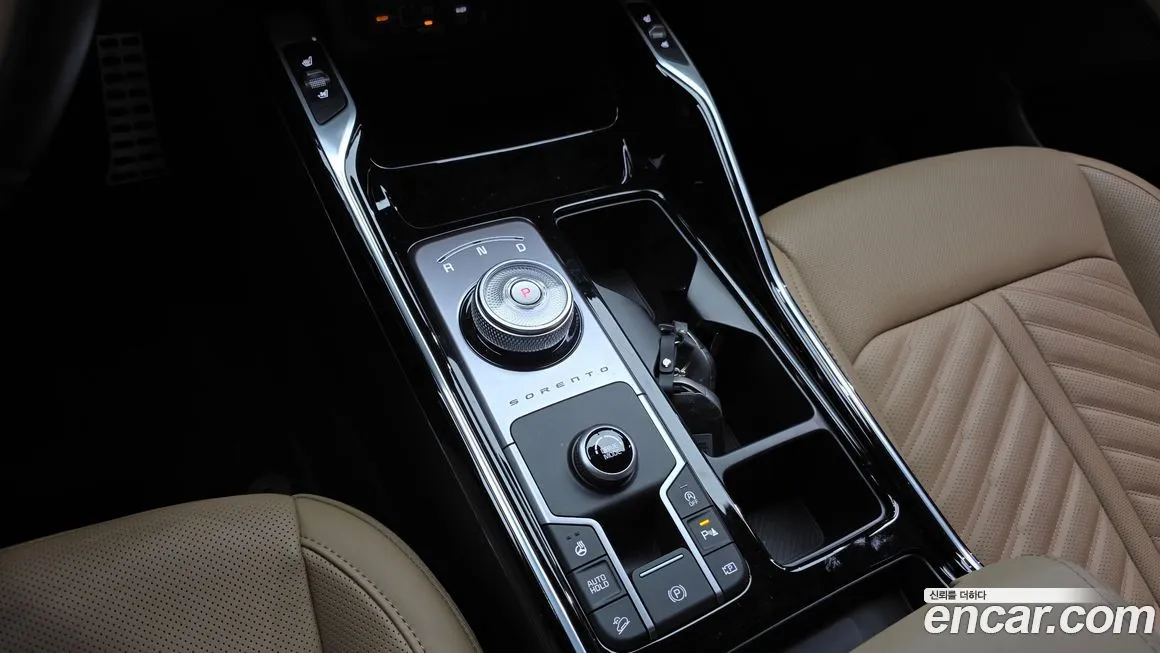 Kia Sorento — фото 9
