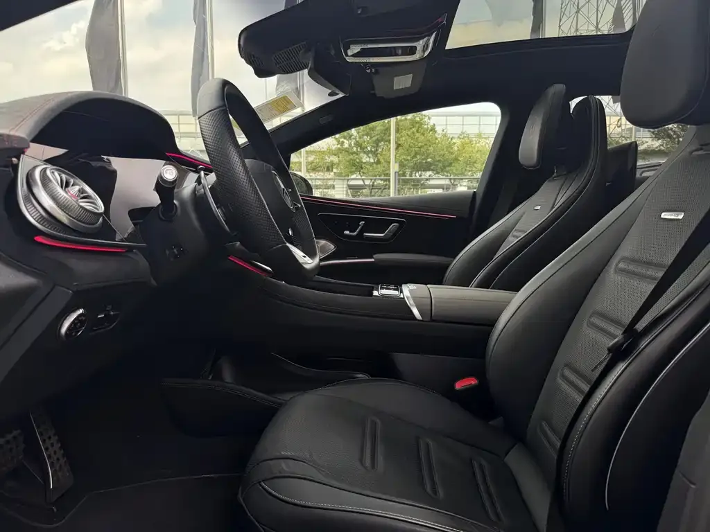 Mercedes-Benz EQS AMG — фото 10