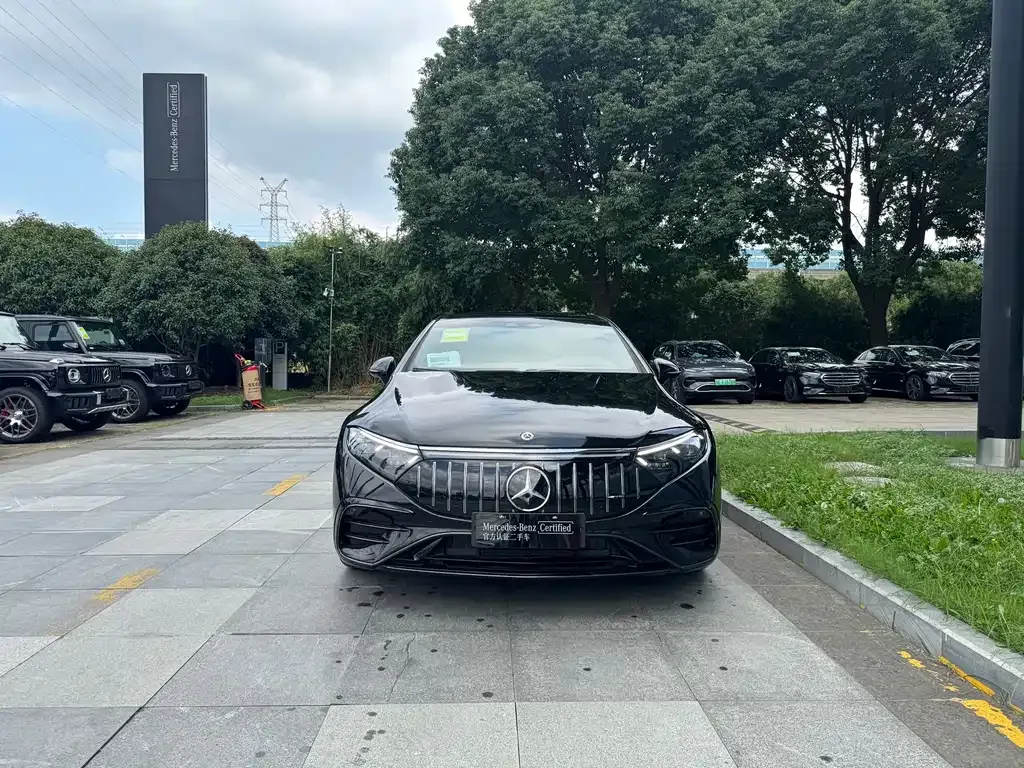 Mercedes-Benz EQS AMG — фото 2