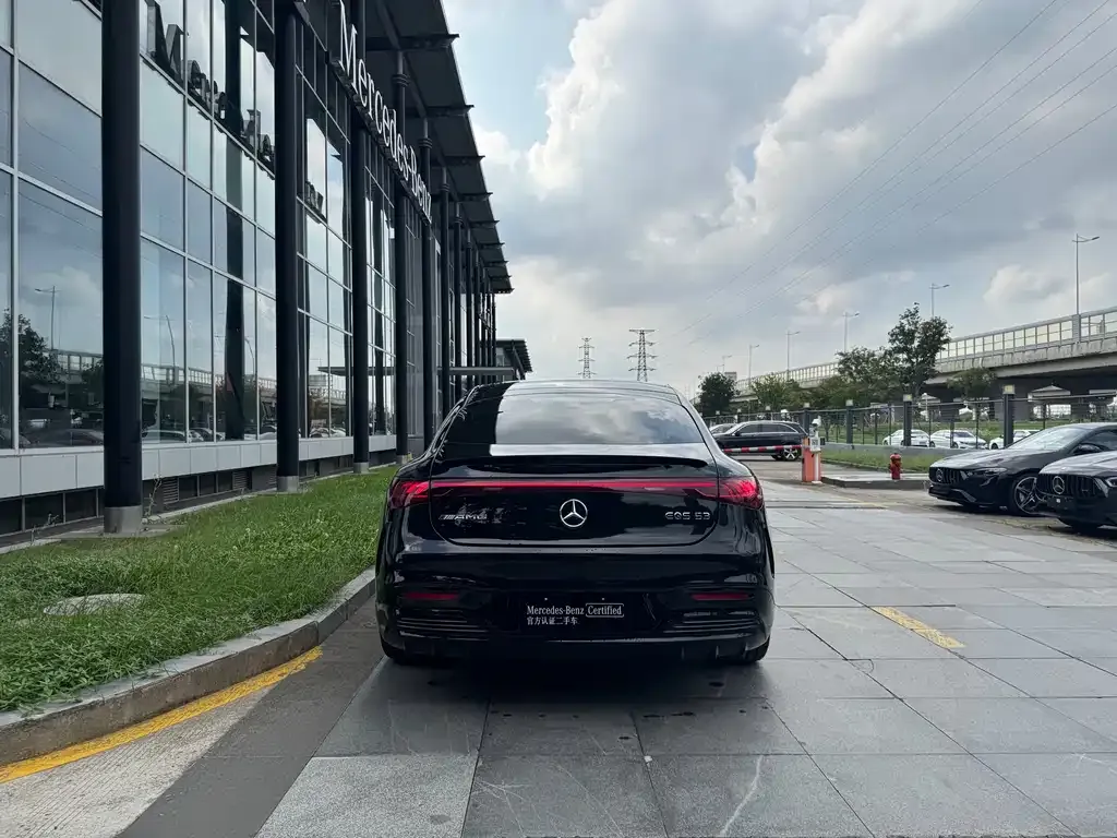 Mercedes-Benz EQS AMG — фото 6