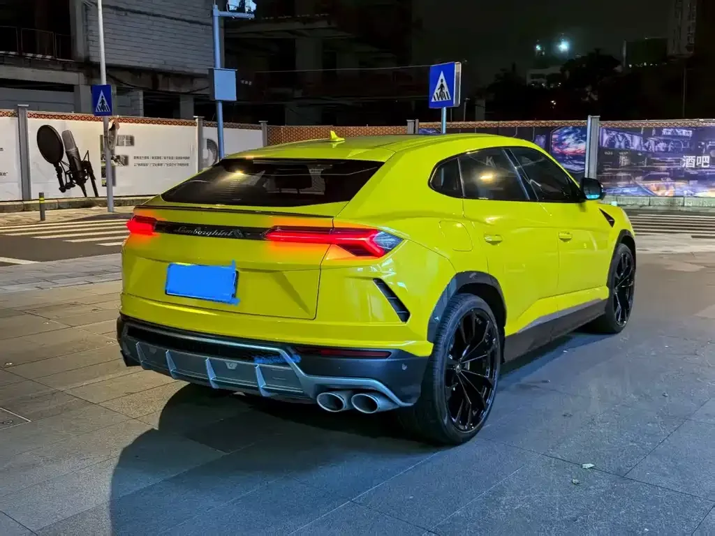 Lamborghini Urus — фото 6
