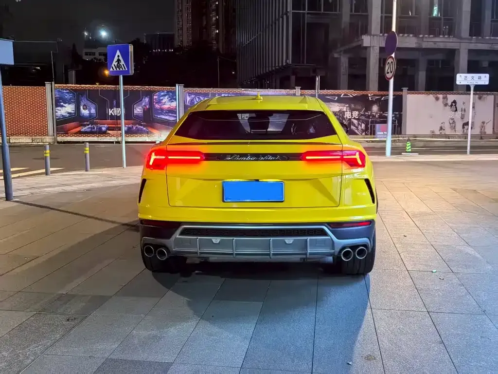 Lamborghini Urus — фото 7