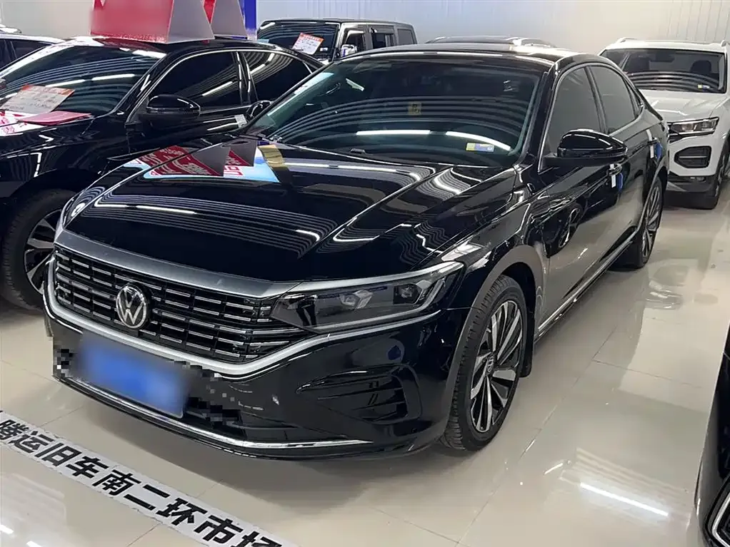 Volkswagen Passat — фото 1