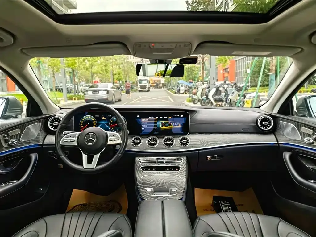 Mercedes-Benz CLS — фото 8