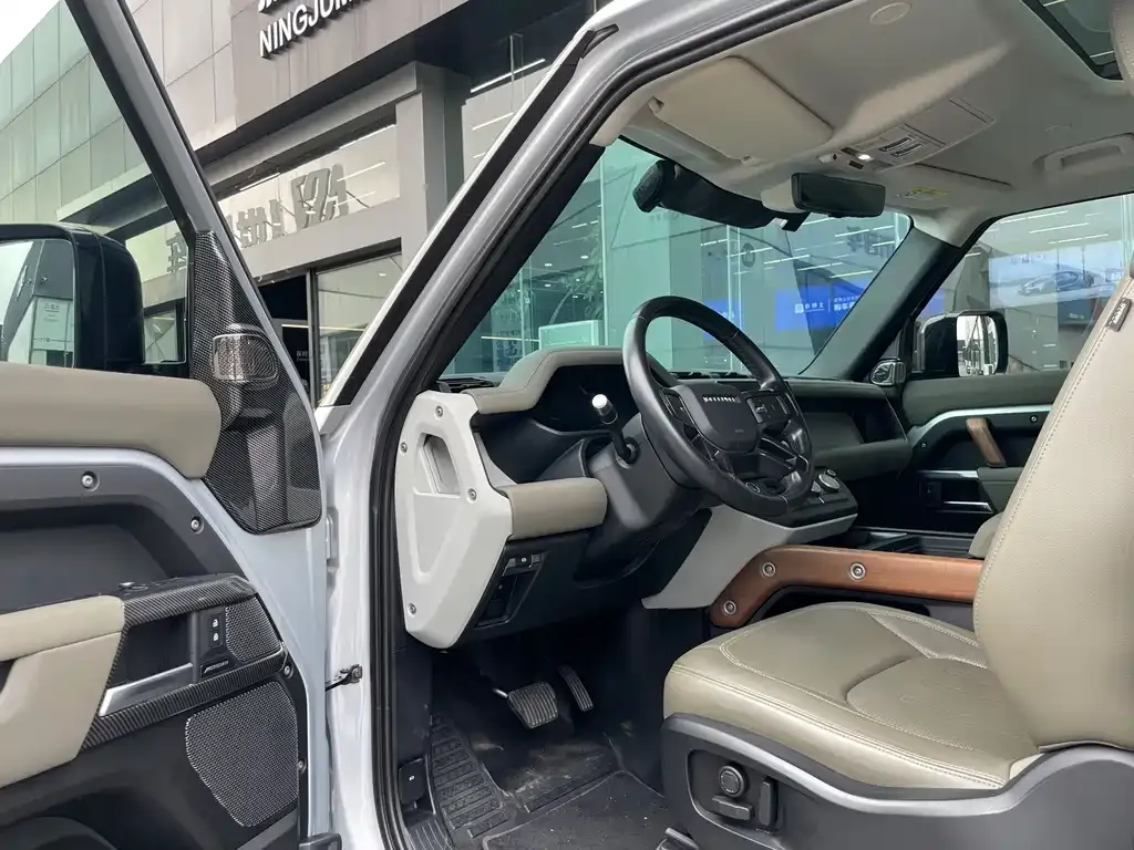 Land Rover Defender — фото 6