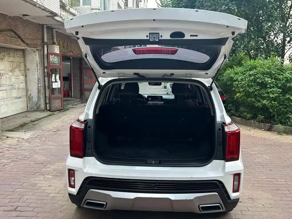 Kia Sportage — фото 7