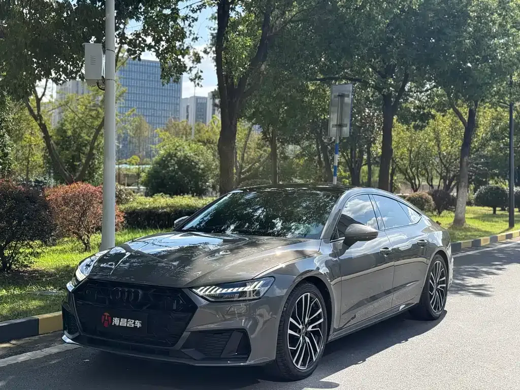 Audi A7 — фото 1