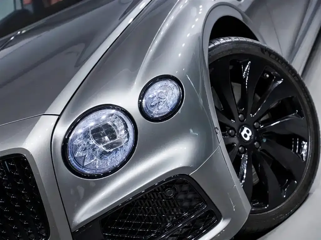 Bentley Flying Spur — фото 2