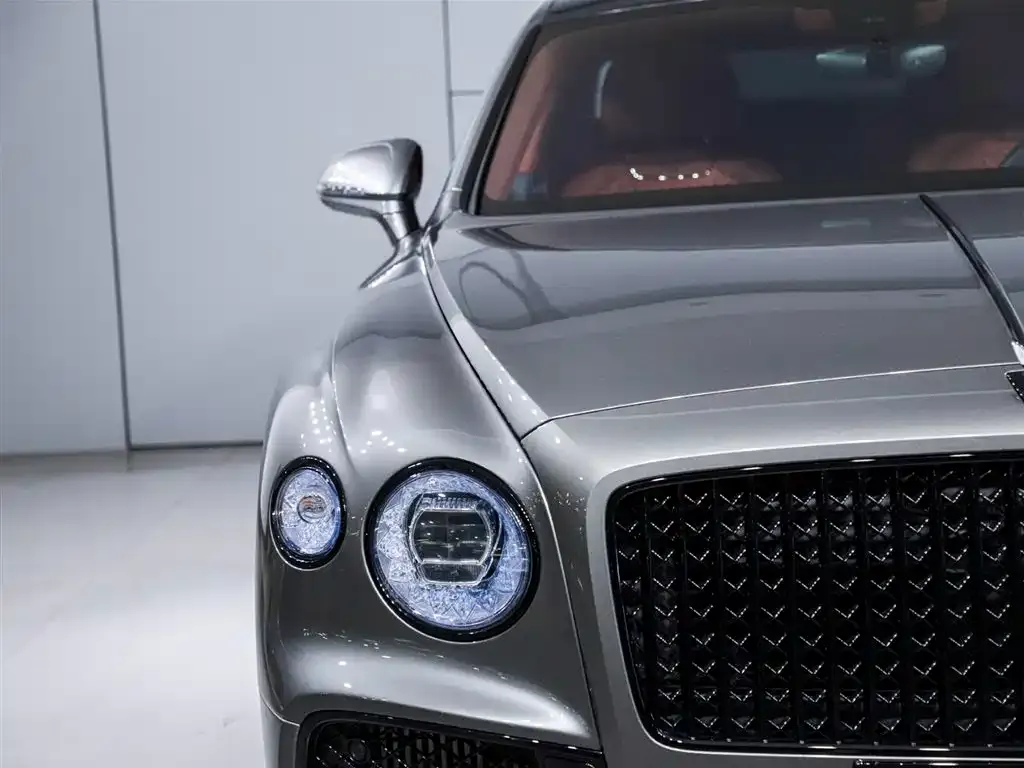Bentley Flying Spur — фото 6